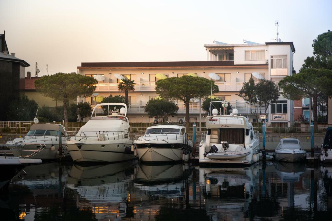 Yachting Residence Lignano Sabbiadoro Exterior foto